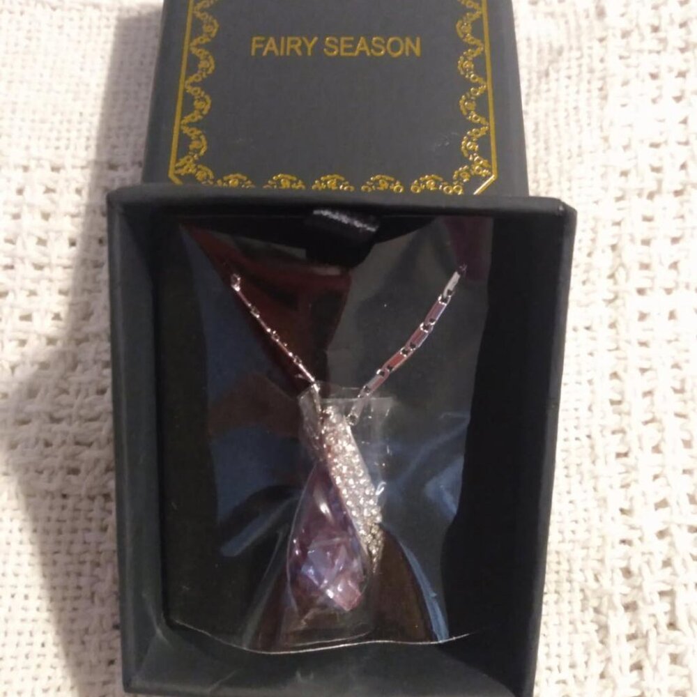 NEW-Fairy Season leaf-shaped pendant w/violet crystal from Swarovski